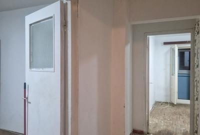 Apartament cu 3 camere semidecomandat în Malu Roșu - 12