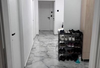 Apartament cu 3 camere decomandat în Dâmbovița - 1