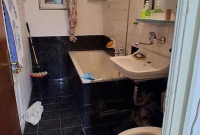 Casă cu 3 camere în Prelungirea Ferentari