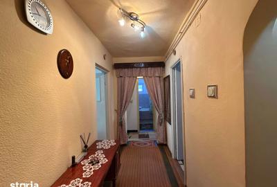 Apartament cu 3 camere decomandat, mobilat în Micro 11 - 13