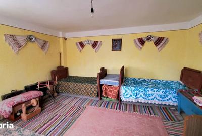 Casă cu 6 camere cu Teren 4845 Mp în Dobrești - 10