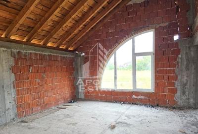 Casa la rosu, de vanzare, in Curtici, jud. Arad. - 2