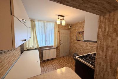 Apartament cu 3 camere decomandat în Siderurgiștilor