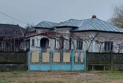 Casă cu 5 camere în Leordeni - 1