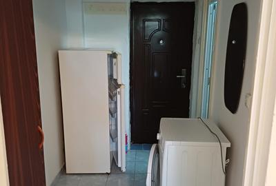 Apartament cu 1 camera, etajul 2/9,  zona Podu Ros - 3