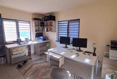 Casă cu 4 camere cu Teren 717 Mp în Central - 18