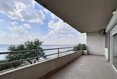 Apartament cu Vedere Frontala catre lac cu terasa si parcare - 12