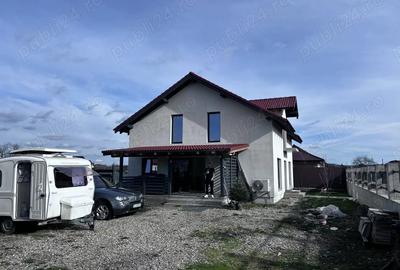 Casă cu 3 camere cu Teren 6000 Mp în Central - 12