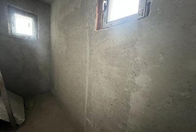 Duplex la gri 175 mp utili 58 mp demisol curte 180 mp  3 bai 3/4 dormitoare - 10