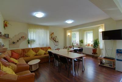 Casă individuală cu 14 camere cu Canalizare în Berceni - 3