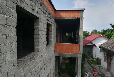 Casă cu 18 camere în Găești - 6