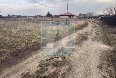 Teren de 500 mp, în Stupini