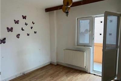 Apartament cu 4 camere, decomandat - zona Racadau - 6