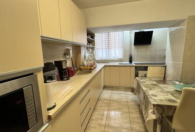 Apartament cu 4 camere decomandat în Casa de Cultură - 5
