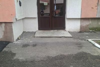 Apartament cu 3 camere decomandat în Sud - 4