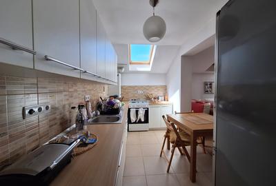 Apartament cu 3 camere semidecomandat, mobilat în Florești - 4