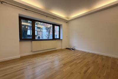 Apartament cu 3 camere, mobilat în Primăverii