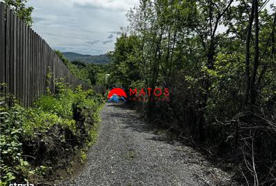 Teren de 1300 mp, în Cornu - 2