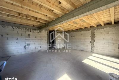 Casă cu 4 camere cu Teren 433 Mp în Teiu - 1