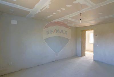 Casa 3 camere in Periam, renovata, incalzire in pardoseala Comision 0% - 13