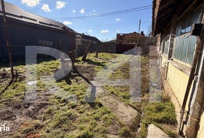 Casă cu 5 camere cu Teren 235 Mp în Podari - 1