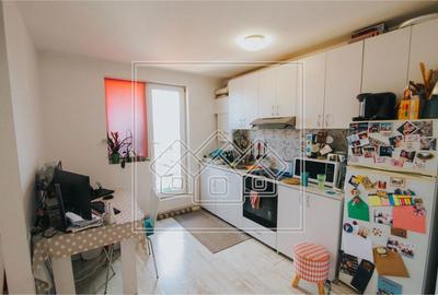 Apartament cu 3 camere decomandat în Central - 3