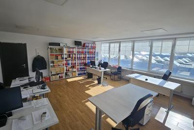 Spațiu comercial, de 250 mp, în Central - 3