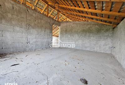 Casă cu 4 camere cu Teren 343 Mp în Comișani - 5