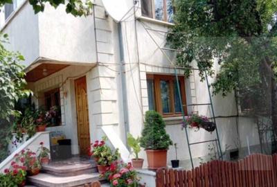 Casa cu spa?iu adiacent pentru locuin?a/activitate profe - 1