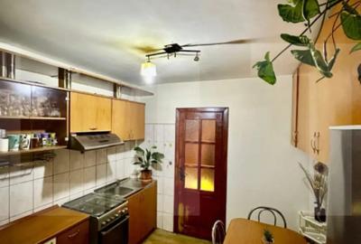 Apartament cu 2 camere decomandat, mobilat în Aradului
