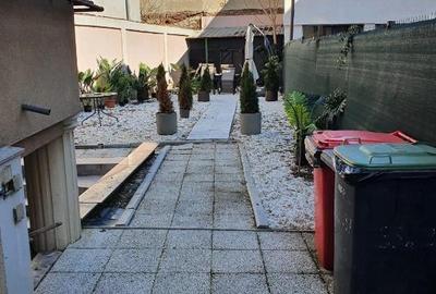 Piata Muncii-Decebal, vila singur curte ,12 camere - 2
