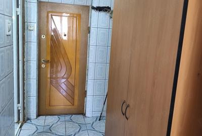 Garsonieră decomandată în Central - 2