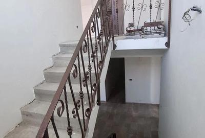 Casă cu 4 camere cu Teren 3690 Mp în Milcovul - 4