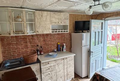 Casă cu 4 camere în Mănăstirea Cașin - 3