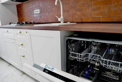 Apartament cu 3 camere decomandat, mobilat în Tractorul - 3