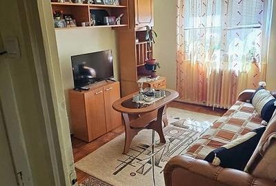 Apartament cu 3 camere decomandat în Micro IV - 12