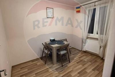 Apartament cu 3 camere în Central - 2