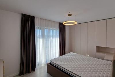 Apartament cu 3 camere decomandat în Universității