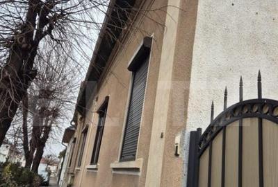 Casă cu 3 camere cu Teren 400 Mp în Central