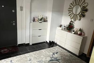 Apartament Cu 3 Camere Decomandate Etaj 1 - Zona Obcini - 1