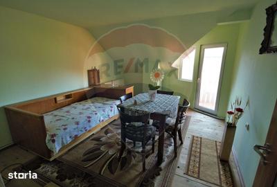 Casă cu 7 camere cu Teren 2104 Mp în Central - 12