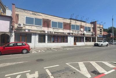 Spațiu comercial, de 600 mp, în Central