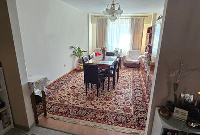 Apartament cu 4 camere în Central - 1