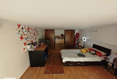 Apartament cu 6 camere în Letea