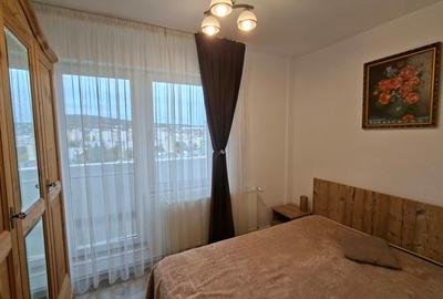 Apartament cu 3 camere decomandat în Corina