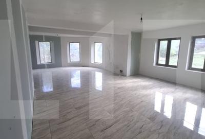 Casă individuală cu 6 camere cu Teren 1045 Mp în Central