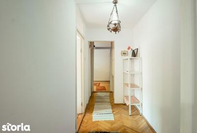Apartament cu 3 camere, mobilat în Aradului