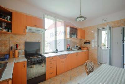 Casă cu 4 camere cu Teren 331 Mp în Central - 6