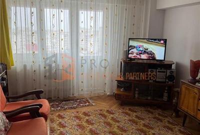 Apartament cu 3 camere decomandat, mobilat în 1 Decembrie - 2