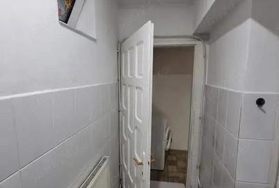A 34 Proprietarul vinde apart 2 cam demisol strada George Bacovia mobilat ,utilat ,cu centrala ,, A 34 Proprietarul vinde apart 2 cam demisol strada George Bacovia mobilat ,utilat ,cu centrala ,, - 7